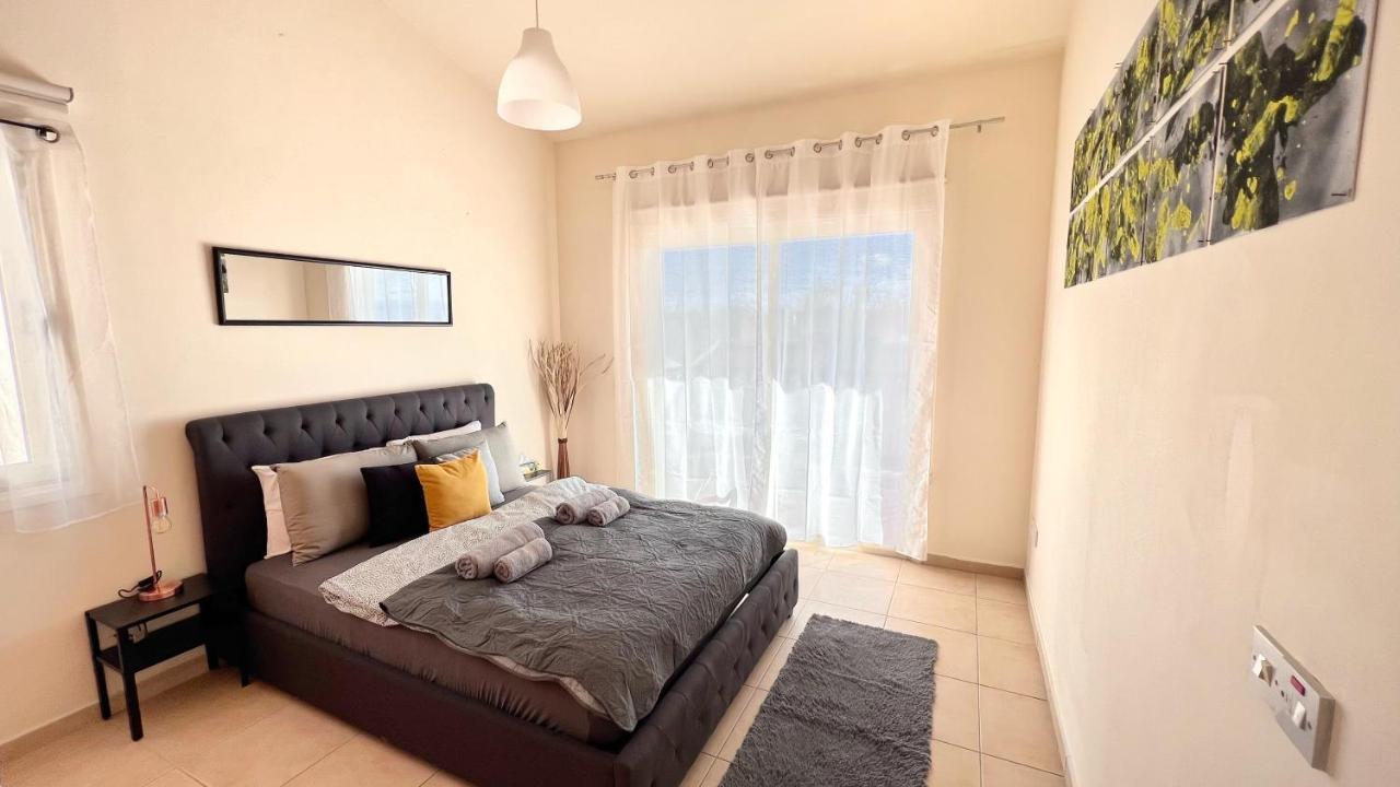 Melanos Sea View Apartment 파포스 외부 사진