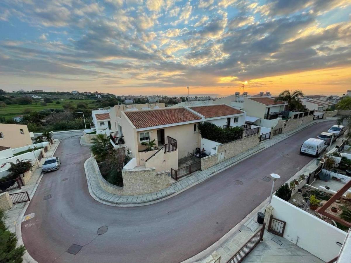 Melanos Sea View Apartment 파포스 외부 사진