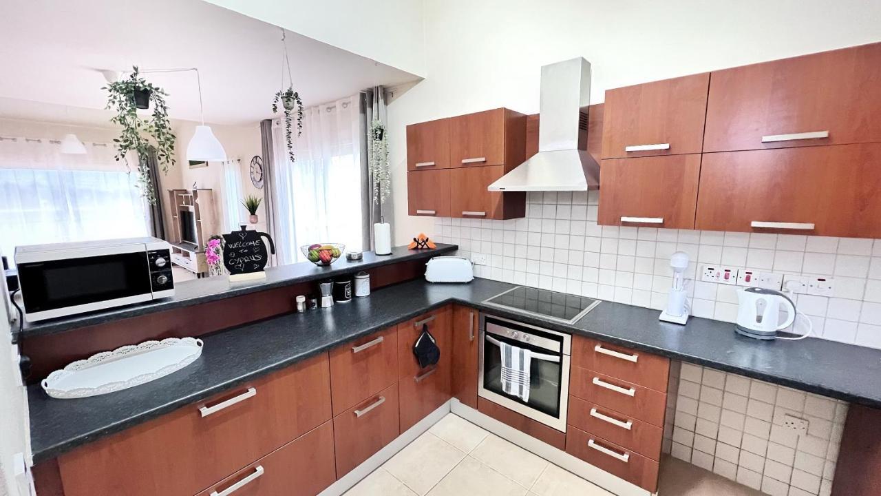 Melanos Sea View Apartment 파포스 외부 사진