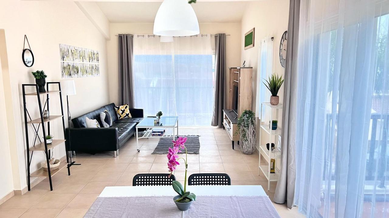 Melanos Sea View Apartment 파포스 외부 사진