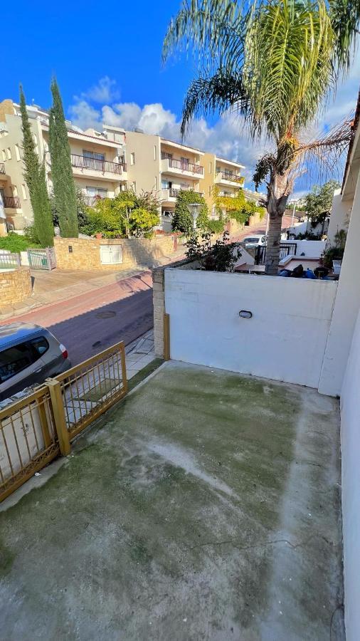 Melanos Sea View Apartment 파포스 외부 사진